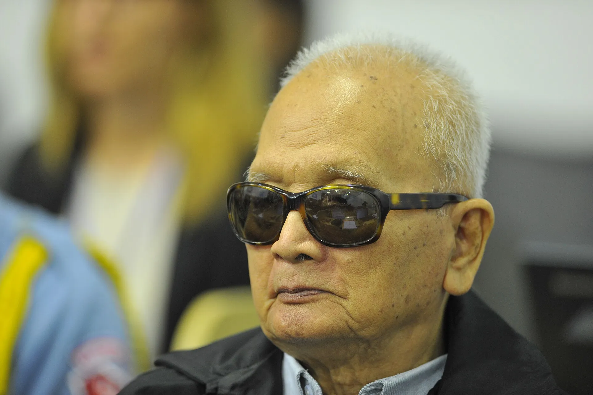 Nuon Chea, były zastępca Pol Pota, na sali Trybunału ds. Zbrodni Czerwonych Khmerów (ECCC)