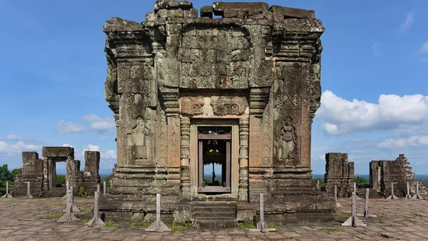 Centralne sanktuarium na szczycie świątyni Phnom Bakheng